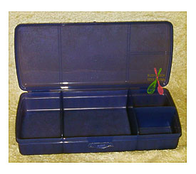 Tupperware Sandwich Keeper Plus has 4 compartments NEW Purple or Pink .