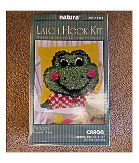 Caron Natura Froggy Latch Hook Kit Yarn Craft Frog P535 Size 12" X 12 .