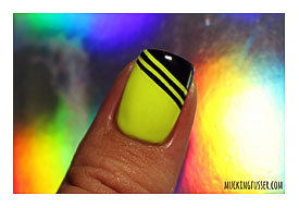 31DC2015 Day 3 Yellow Orly Glowstick – Mucking Fusser