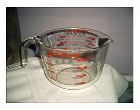 Retired Pyrex 8 Cup 2 Litres Measuring Cup Glass By Zantana